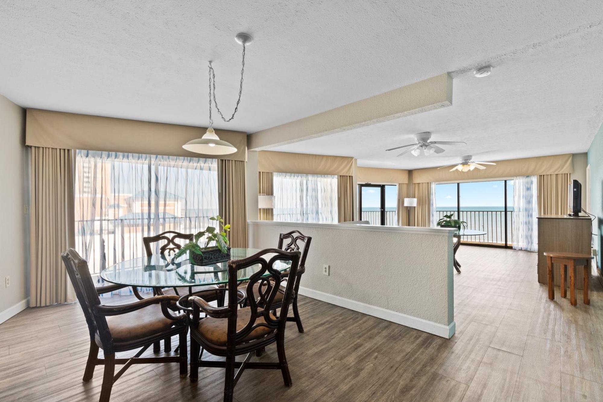 Ocean Crest Inn And Suites Myrtle Beach Bagian luar foto