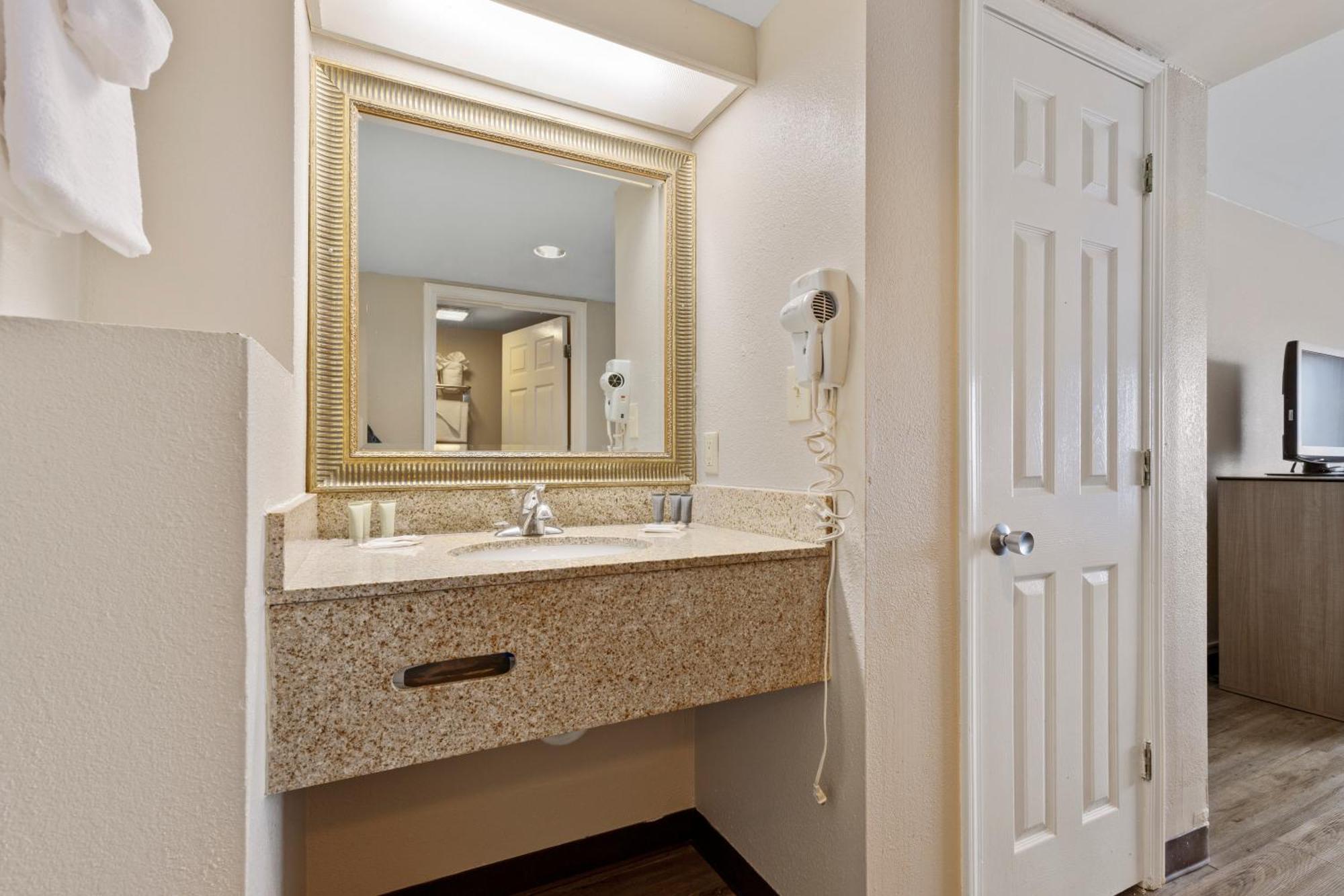 Ocean Crest Inn And Suites Myrtle Beach Ruang foto